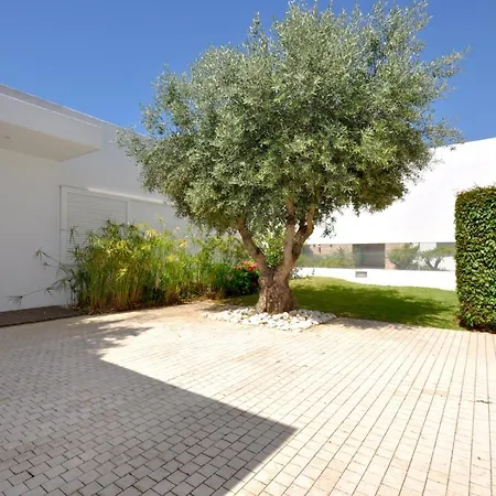 Fantastic Luxury Pool Facing Golf Course Villa